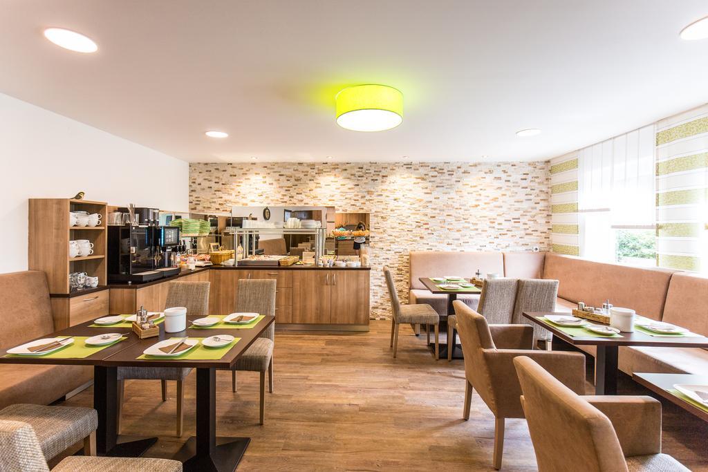 Hotel & Reitsportzentrum Kreuth Heideck エクステリア 写真