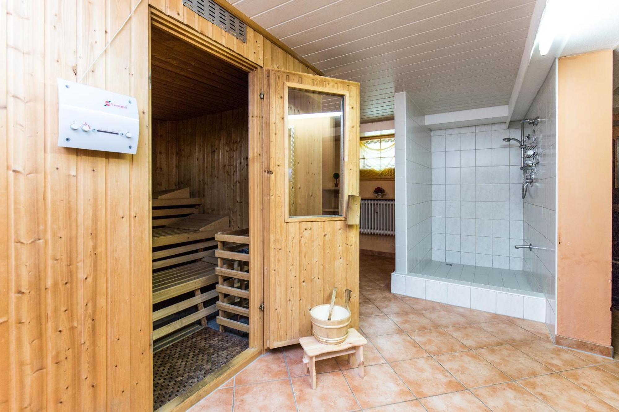 Hotel & Reitsportzentrum Kreuth Heideck エクステリア 写真