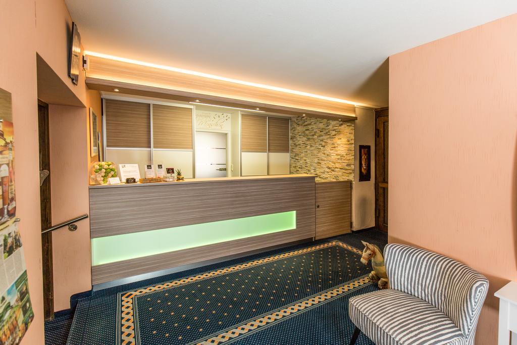 Hotel & Reitsportzentrum Kreuth Heideck エクステリア 写真