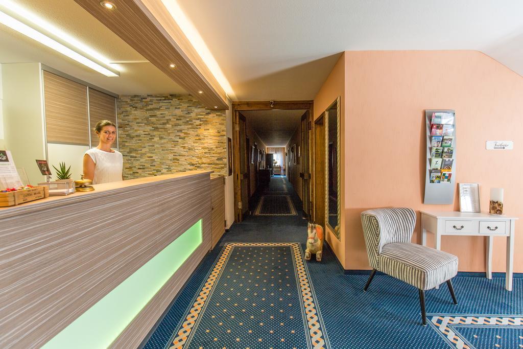 Hotel & Reitsportzentrum Kreuth Heideck エクステリア 写真