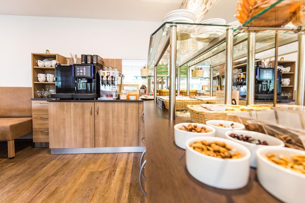 Hotel & Reitsportzentrum Kreuth Heideck エクステリア 写真