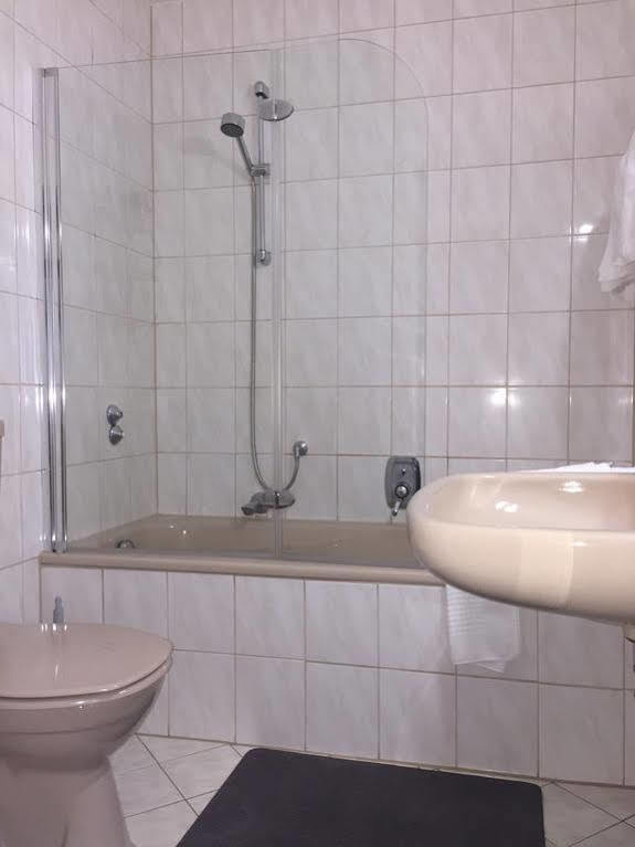 Hotel & Reitsportzentrum Kreuth Heideck エクステリア 写真