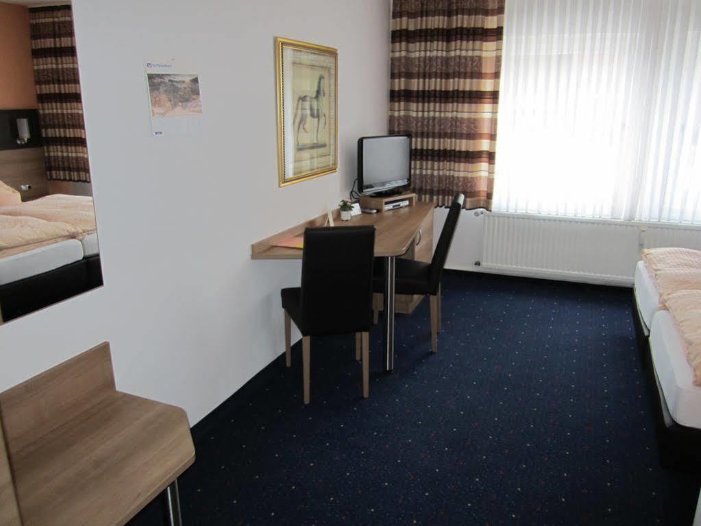 Hotel & Reitsportzentrum Kreuth Heideck エクステリア 写真