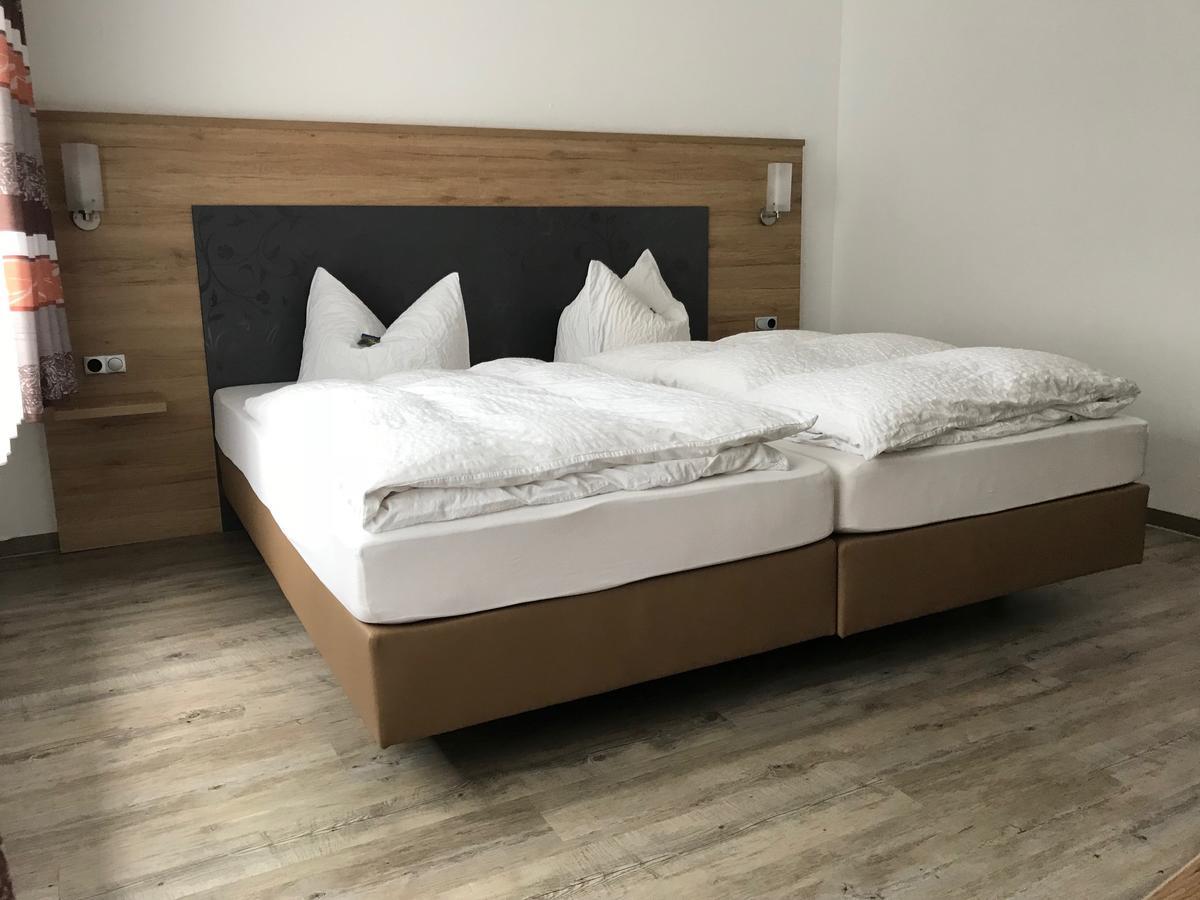 Hotel & Reitsportzentrum Kreuth Heideck エクステリア 写真
